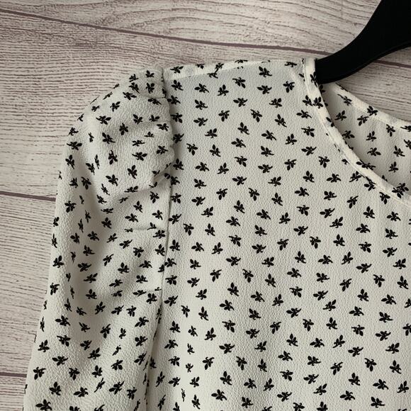 Vince Camuto White and Black Floral Blouse Pouf Shoulders Size Medium - Picture 5 of 12